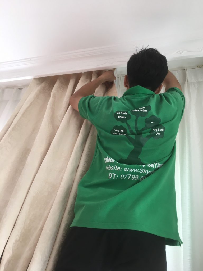 giặt màn cửa quận 2