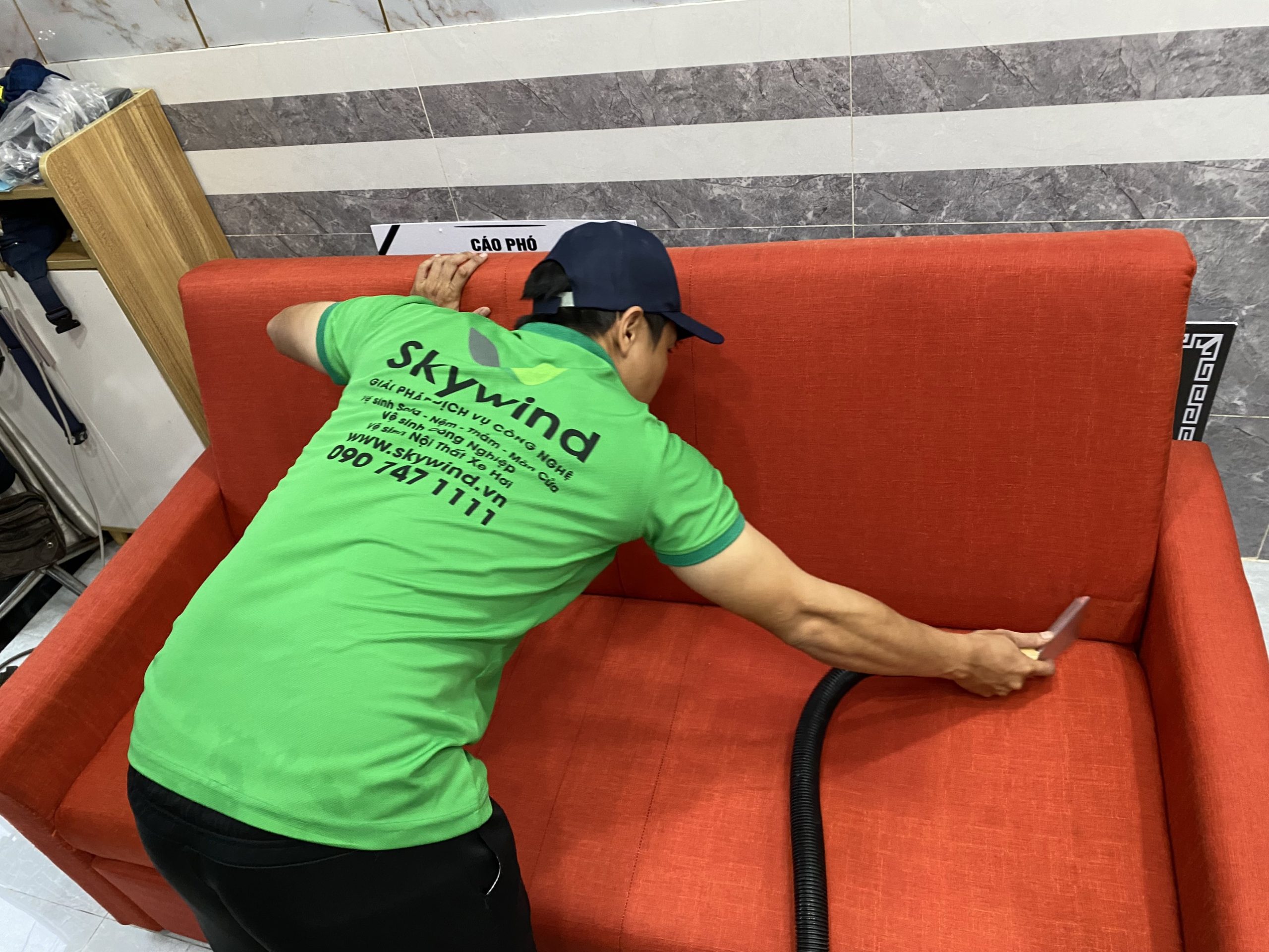 Giặt ghế sofa quận Tân Phú giá rẻ, tiện lợi chỉ từ 150k! Công ty Skywind